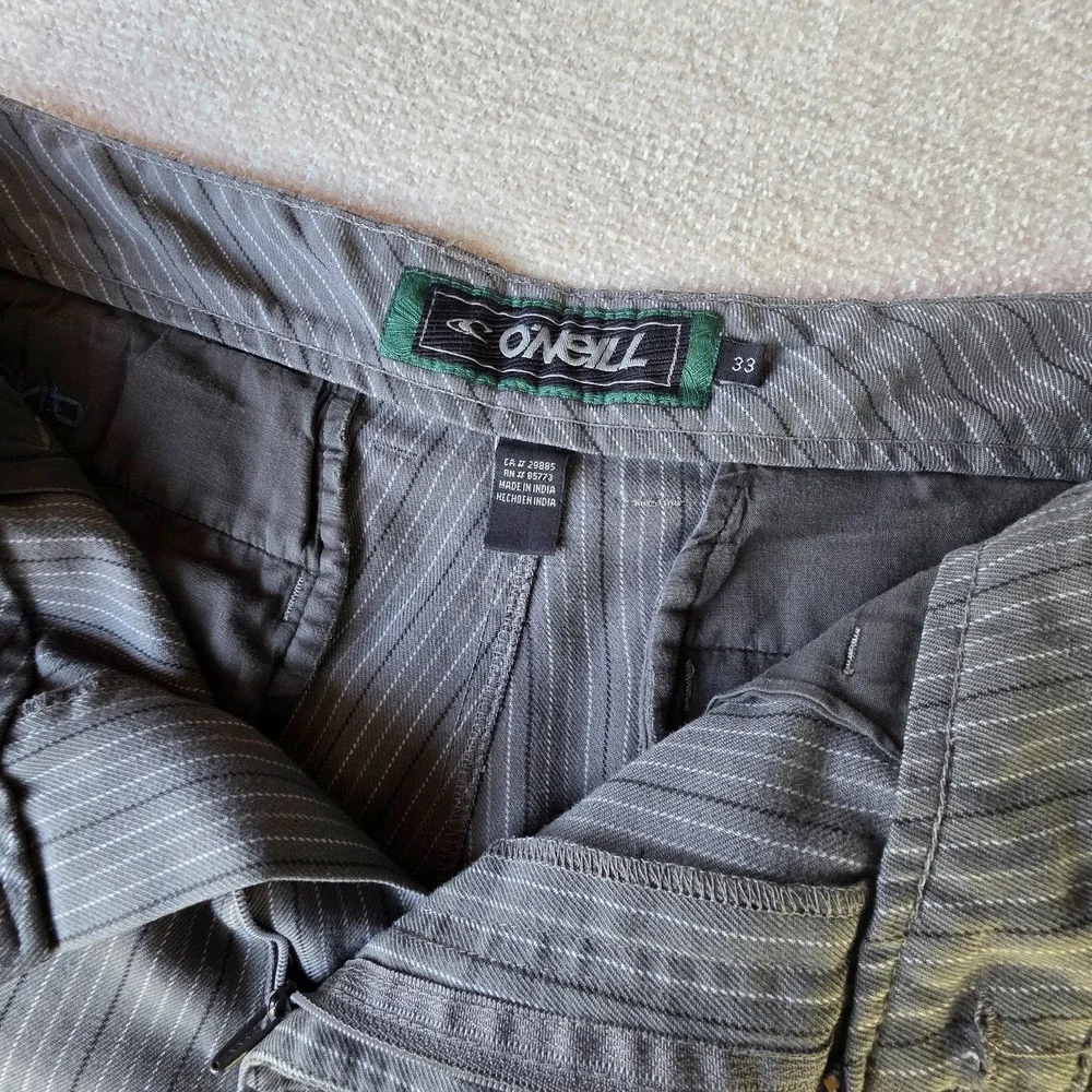 O'Neill Shorts Mens 33 Gray black striped Chino‎ Shorts Flat Front Zip Fly Surf